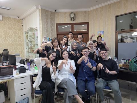 Dokumentasi kelas dan workshop AI fasilitator